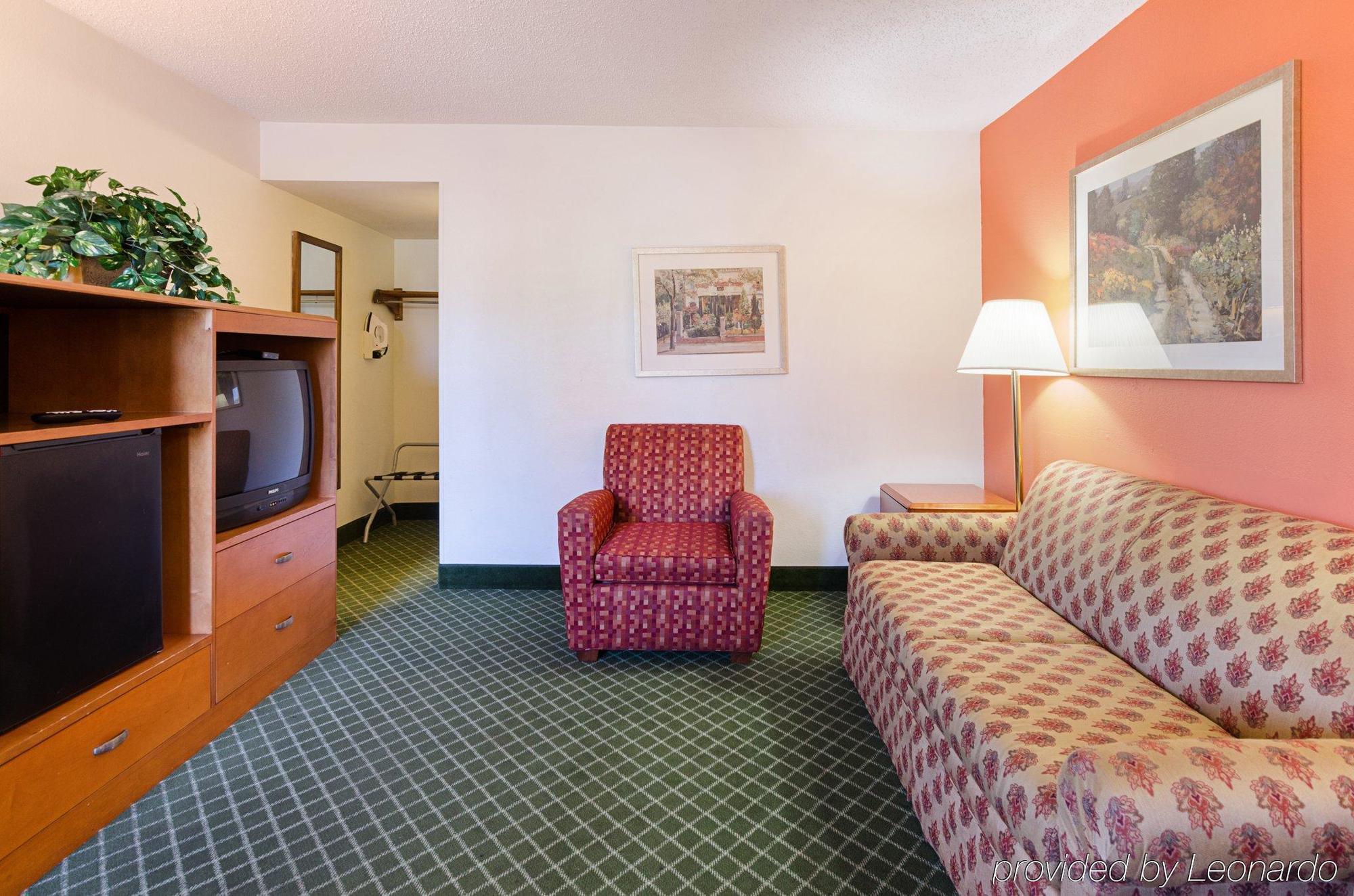 Econo Lodge Inn & Suites Джонсон-Сіті Екстер'єр фото