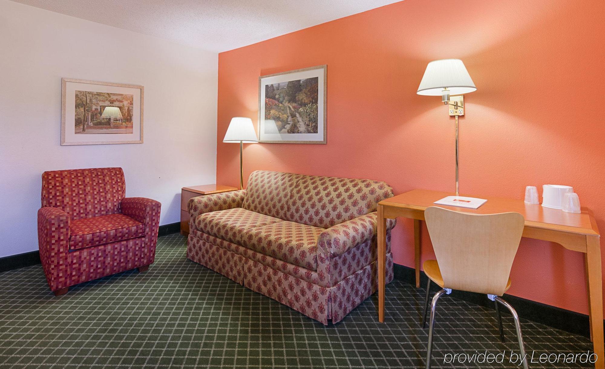 Econo Lodge Inn & Suites Джонсон-Сіті Екстер'єр фото