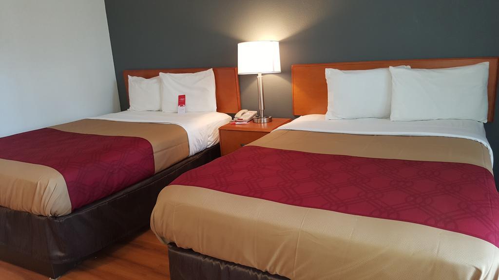 Econo Lodge Inn & Suites Джонсон-Сіті Екстер'єр фото