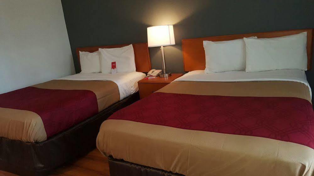 Econo Lodge Inn & Suites Джонсон-Сіті Екстер'єр фото