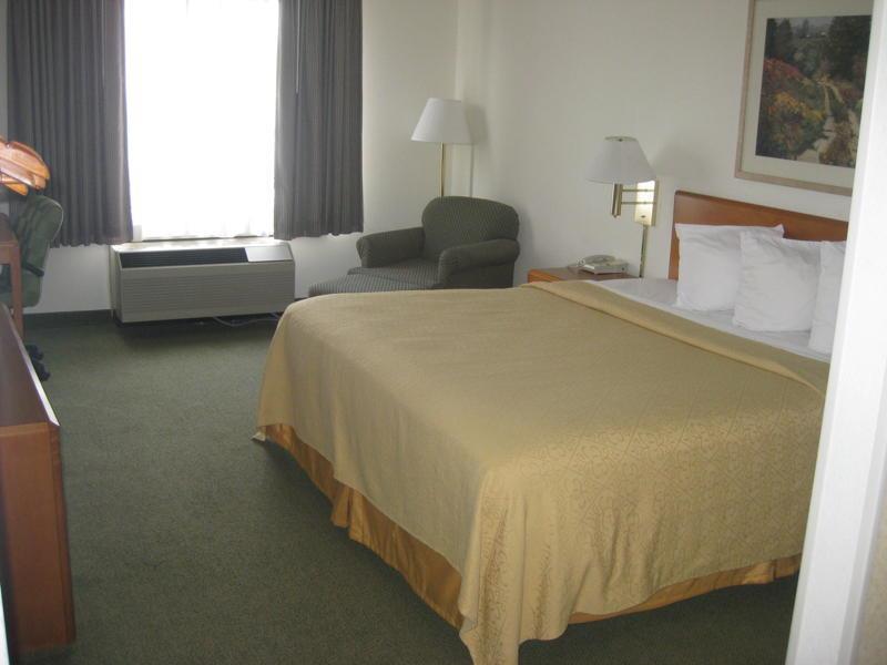 Econo Lodge Inn & Suites Джонсон-Сіті Номер фото